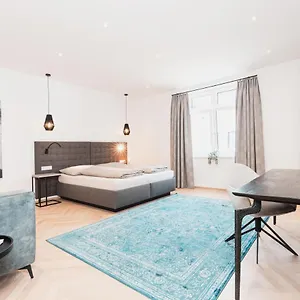 Apartment Center-apartment - Im Stadtzentrum In Perfekter Lage&balkon
